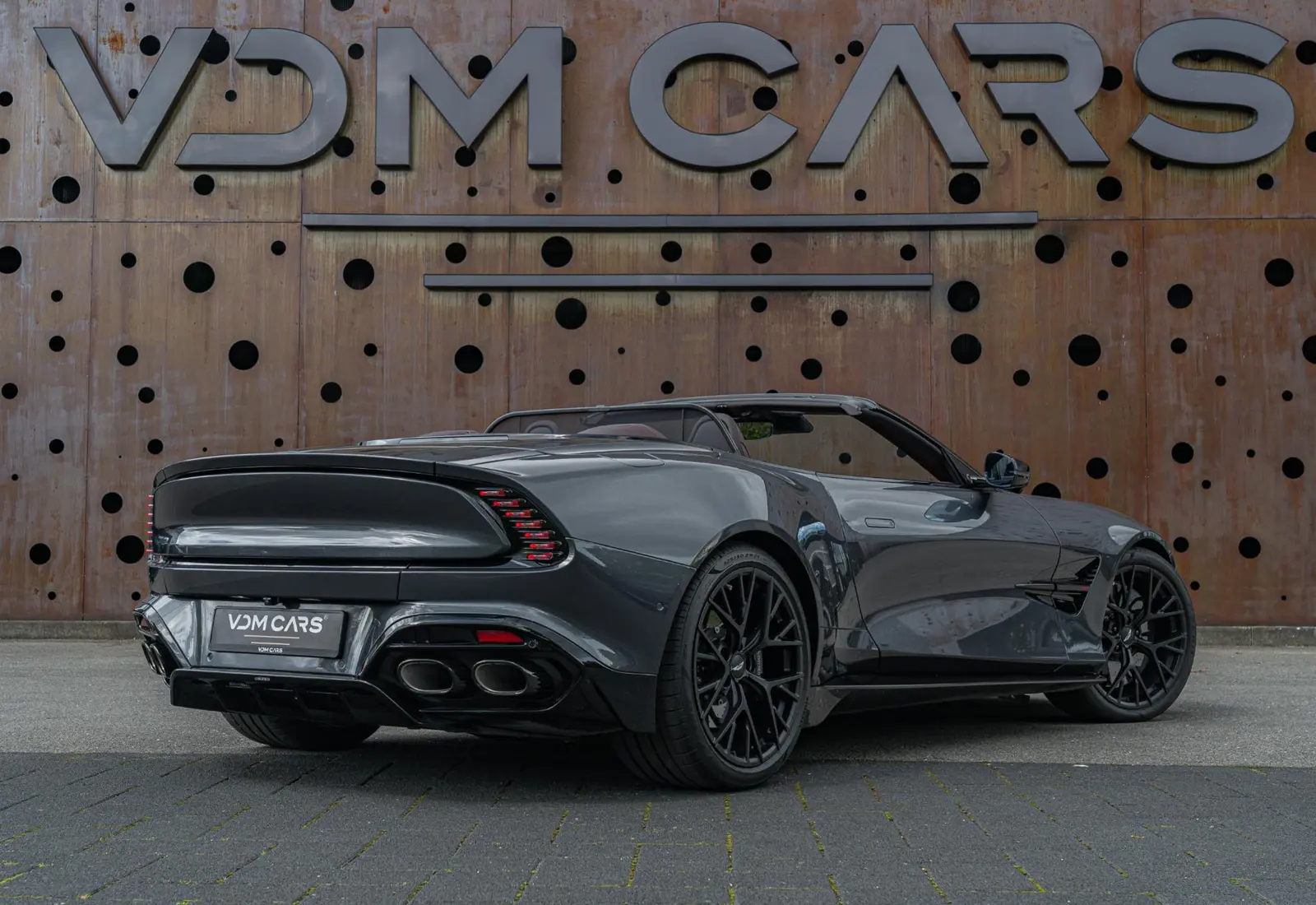 Aston Martin Vanquish Volante - 145837