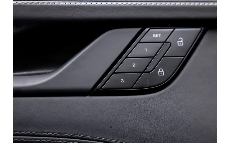 Porsche 911 Cabrio 3.6 T-Hybrid Carrera 4 GTS - 122240