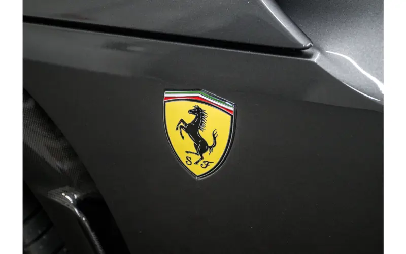 Ferrari Purosangue 6.5 V12 - 139445
