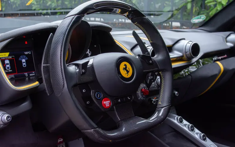 Ferrari 812 6.5 V12 Superfast HELE - 114337