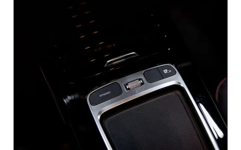 Mercedes-Benz A-Klasse 250 e AMG Line - 120723