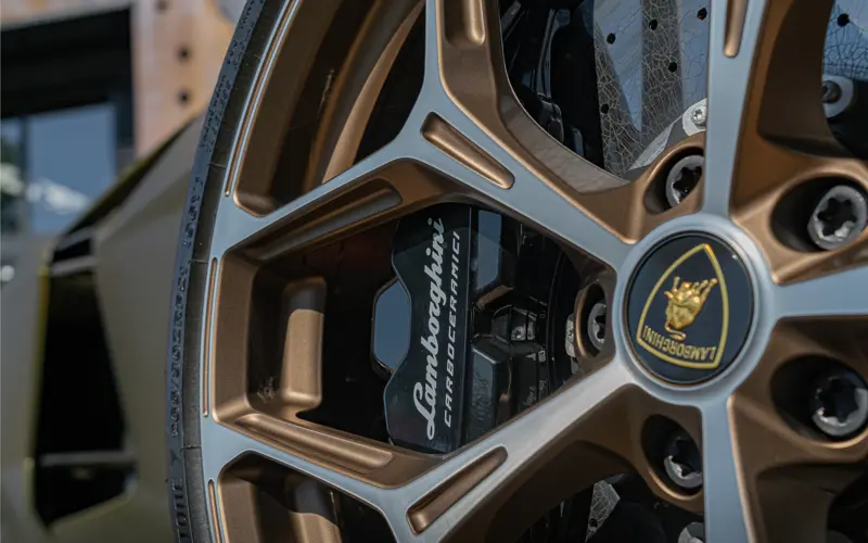 Lamborghini Revuelto Revuelto - 140298