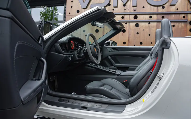 Porsche 911 Cabrio 3.0 Carrera 4 GTS - 84921