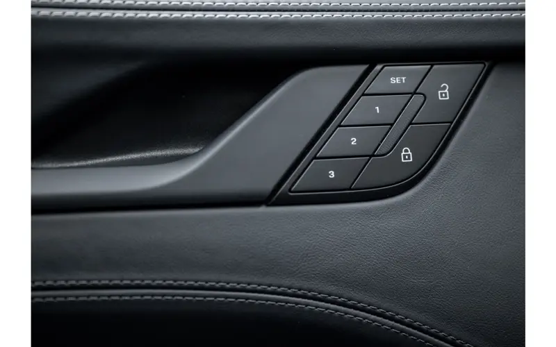 Porsche 911 Cabrio 3.6 T-Hybrid Carrera 4 GTS - 131025