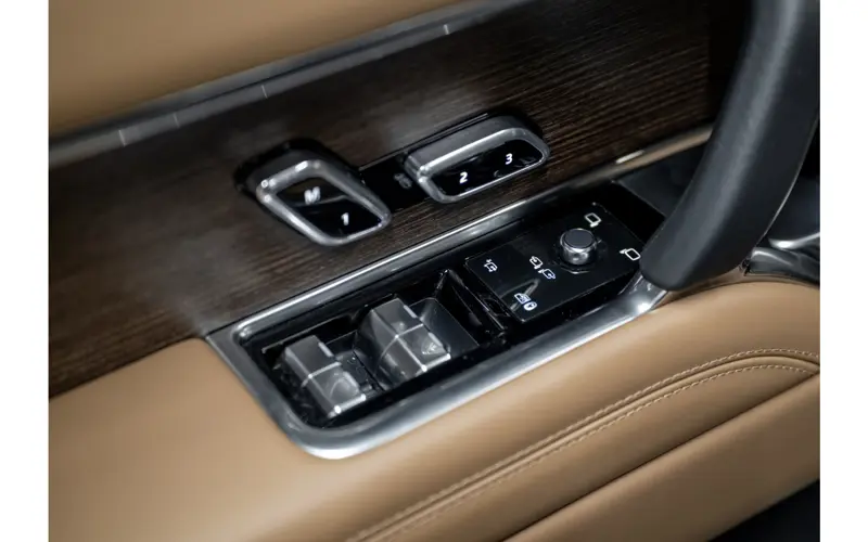 Land Rover Range Rover 3.0 P460e LWB Autobiography PHEV - 128973