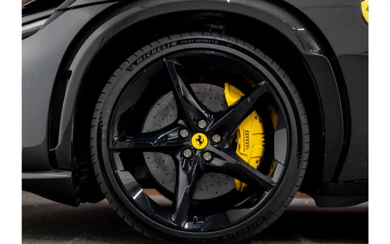 Ferrari Purosangue 6.5 V12 - 139446