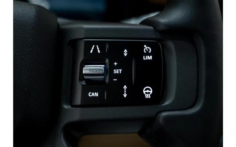 Land Rover Defender 110 2.0 P300e 110 X-Dynamic HSE - 169559
