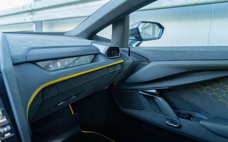 Lamborghini Revuelto Revuelto - 143292