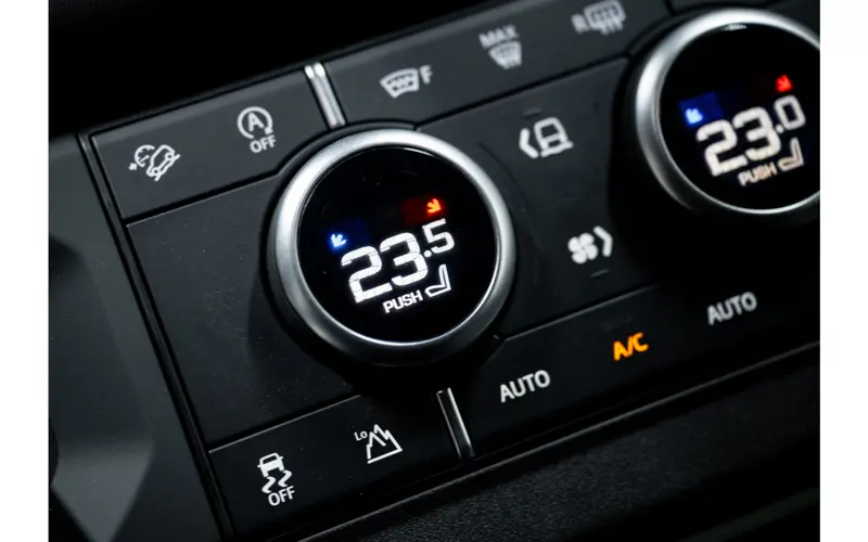 Land Rover Defender 3.0 D200 110 MHEV X-Dynamic S - 131179