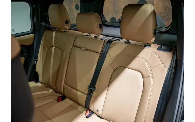 Land Rover Defender 110 2.0 P300e 110 X-Dynamic HSE - 138239