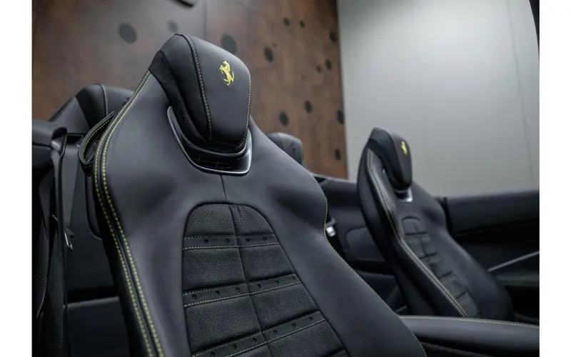 Ferrari Roma Spider 3.9 V8 - 141512