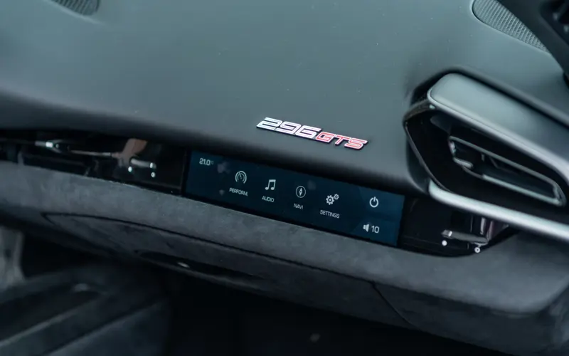 Ferrari 296 GTS 3.0 V6 - 119271