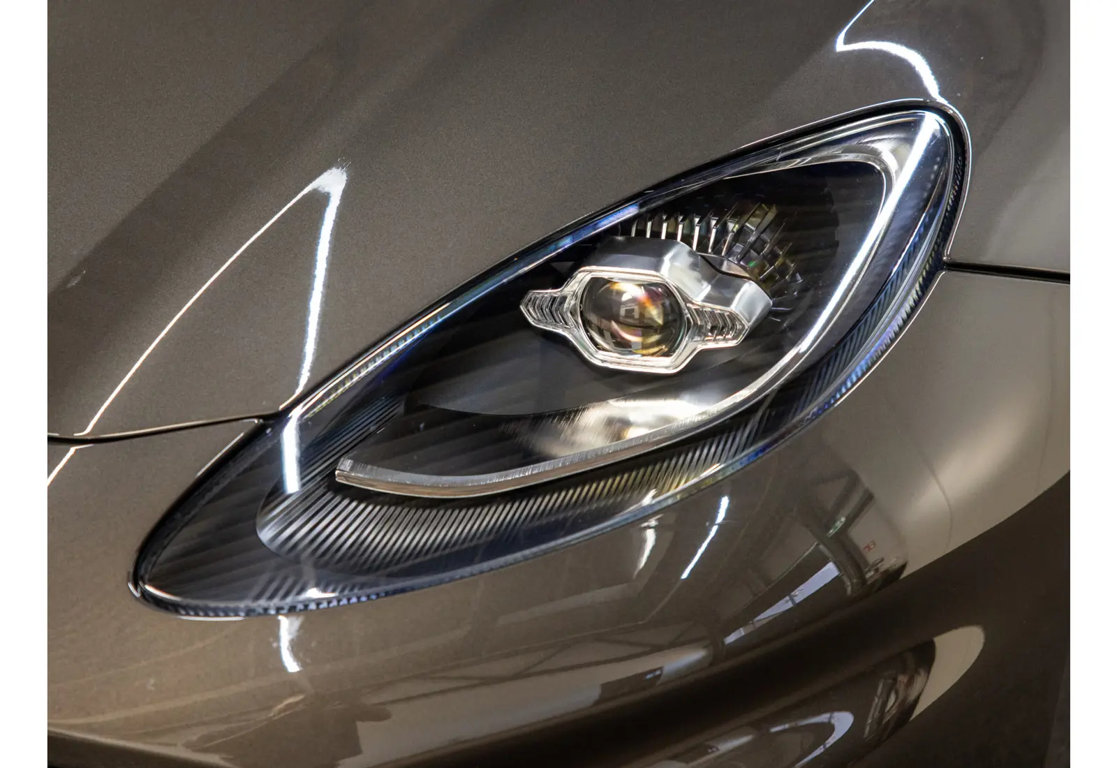 Aston Martin Dbx 4.0 V8 707 - 111038