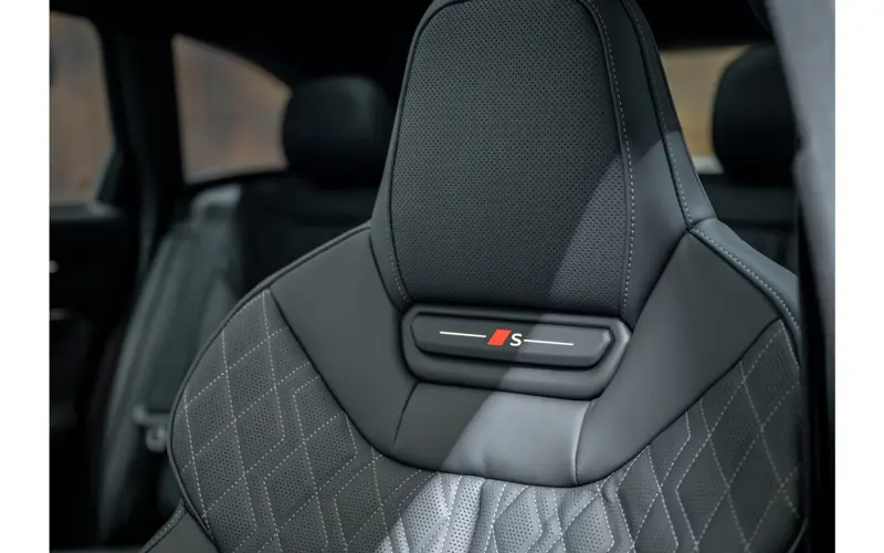 Audi A6 Avant 2.0 e-hybrid quattro S edition Competition - 131486