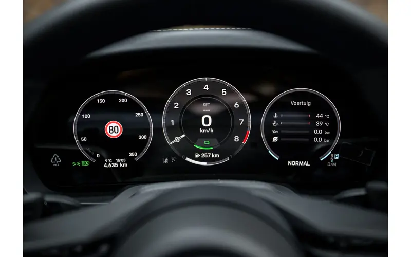 Porsche 911 Cabrio 3.6 T-Hybrid Carrera 4 GTS - 131011