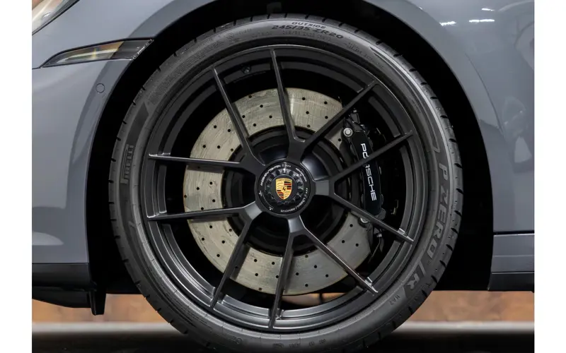 Porsche 911 3.6 T-Hybrid Targa 4 GTS - 143243