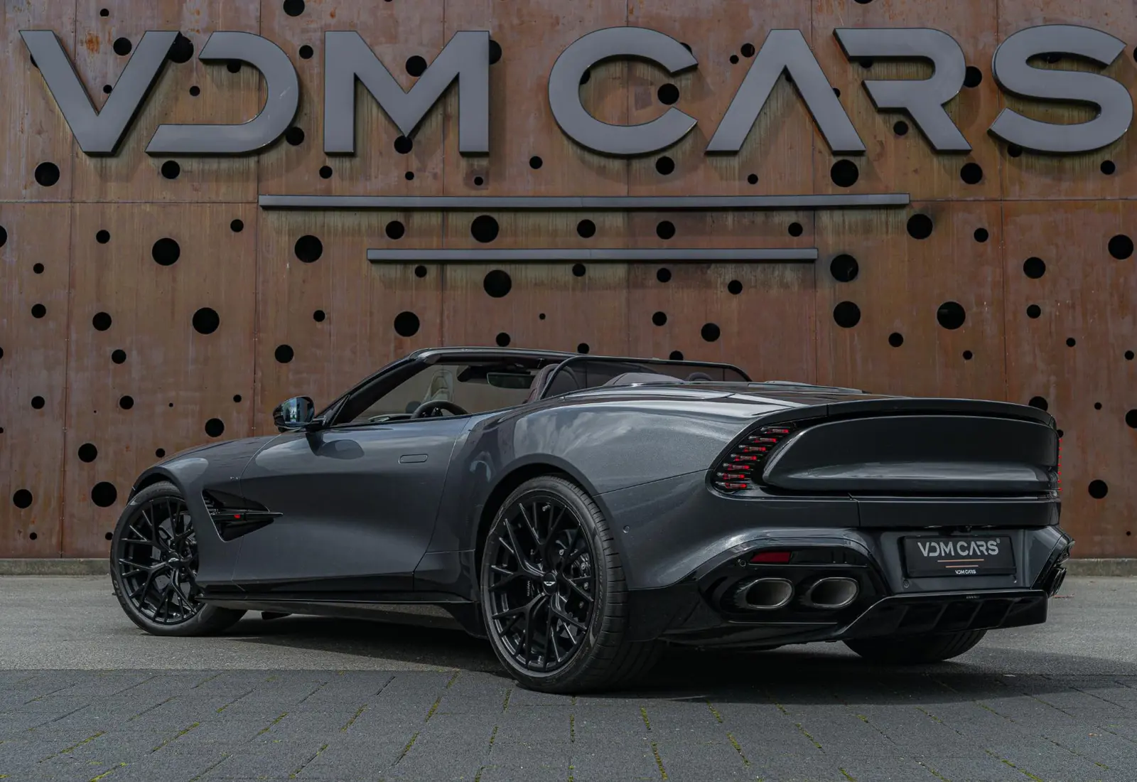 Aston Martin Vanquish Volante - 145835