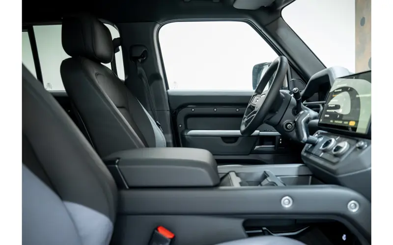 Land Rover Defender 110 2.0 P300e 110 X-Dynamic HSE - 135244