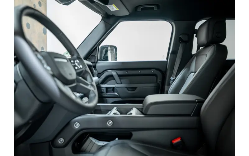 Land Rover Defender 110 2.0 P300e 110 X-Dynamic HSE - 135245