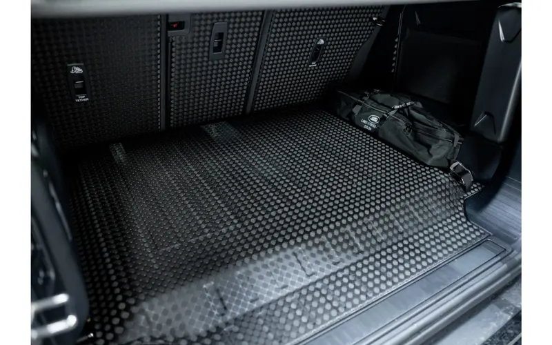 Land Rover Defender 110 2.0 P300e 110 X-Dynamic HSE - 135255