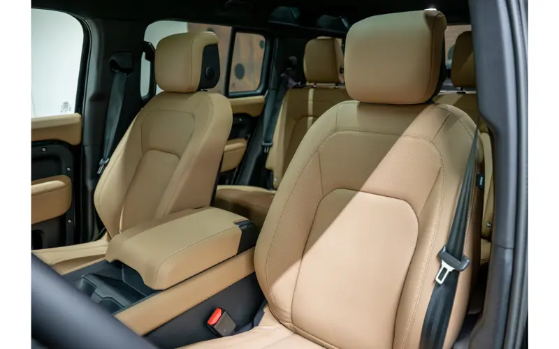 Land Rover Defender 110 2.0 P300e 110 X-Dynamic HSE - 138218