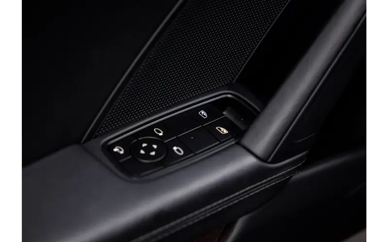 Porsche 911 3.6 T-Hybrid Carrera 4 GTS - 111027