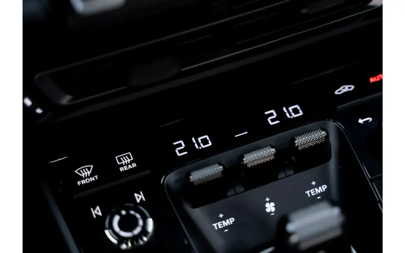 Porsche 911 Cabrio 3.0 Carrera 4 GTS - 122309