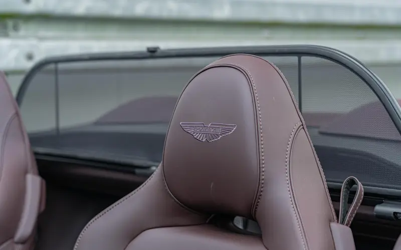 Aston Martin Vanquish Volante - 145850