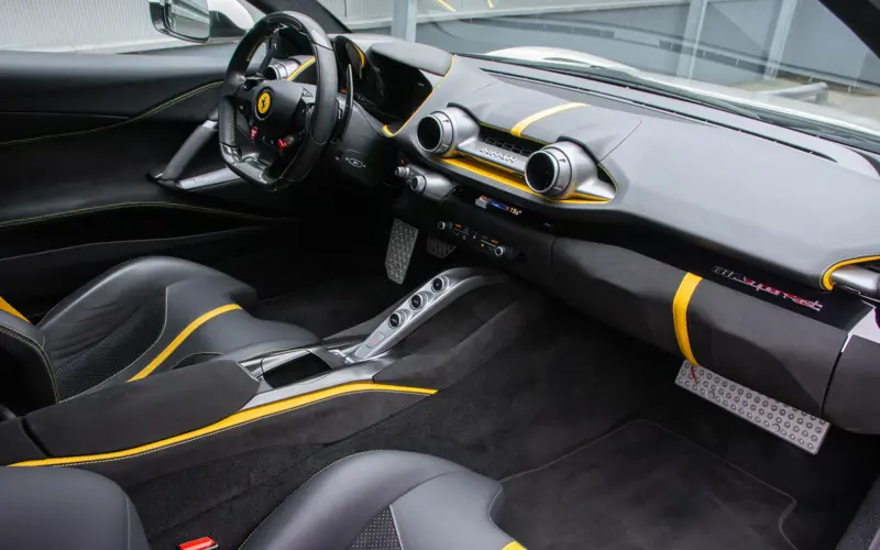 Ferrari 812 6.5 V12 Superfast HELE - 114341