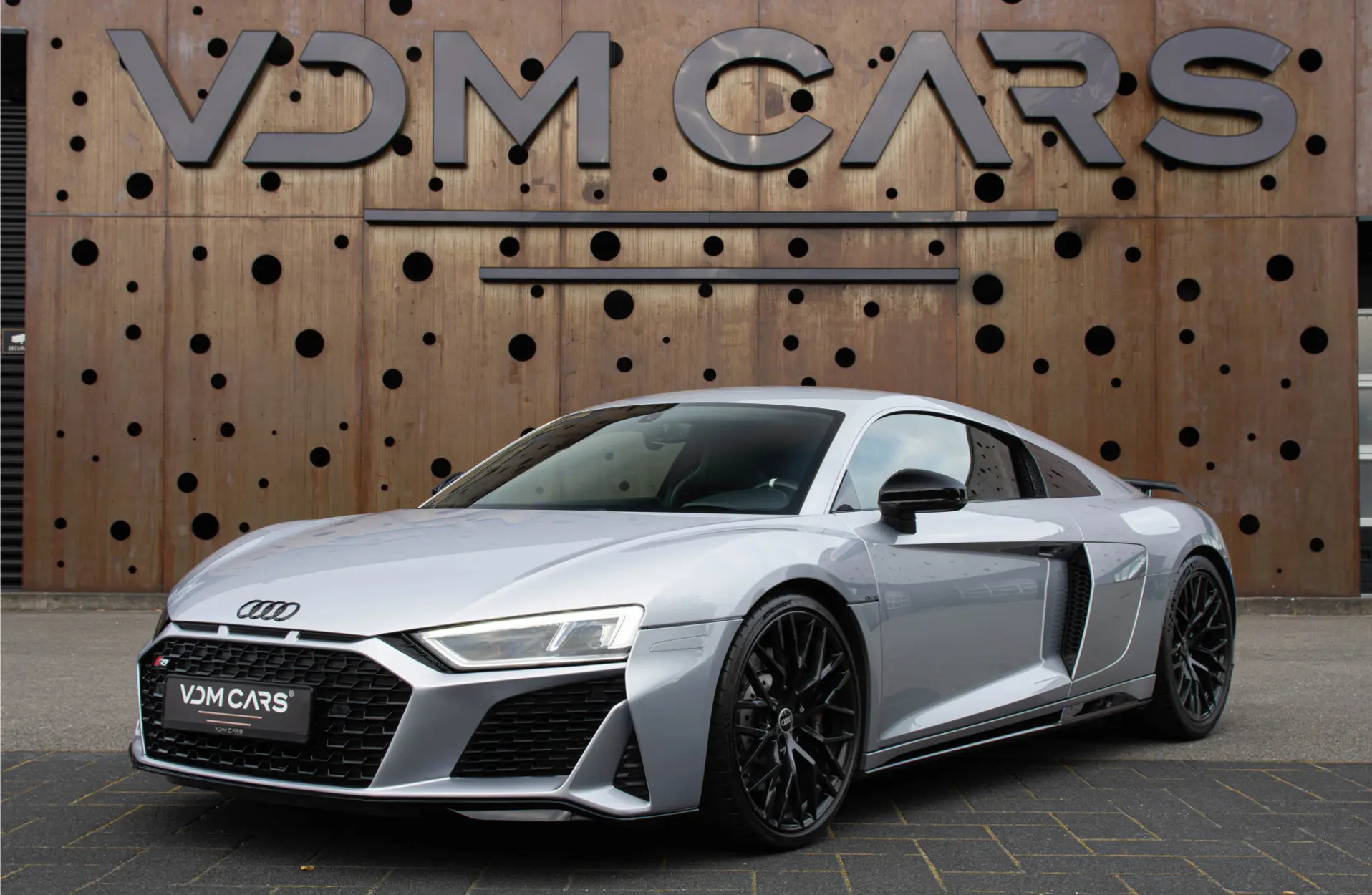 Audi - R8 - 114404