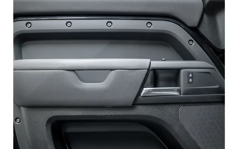 Land Rover Defender 3.0 D200 110 MHEV X-Dynamic S - 131176