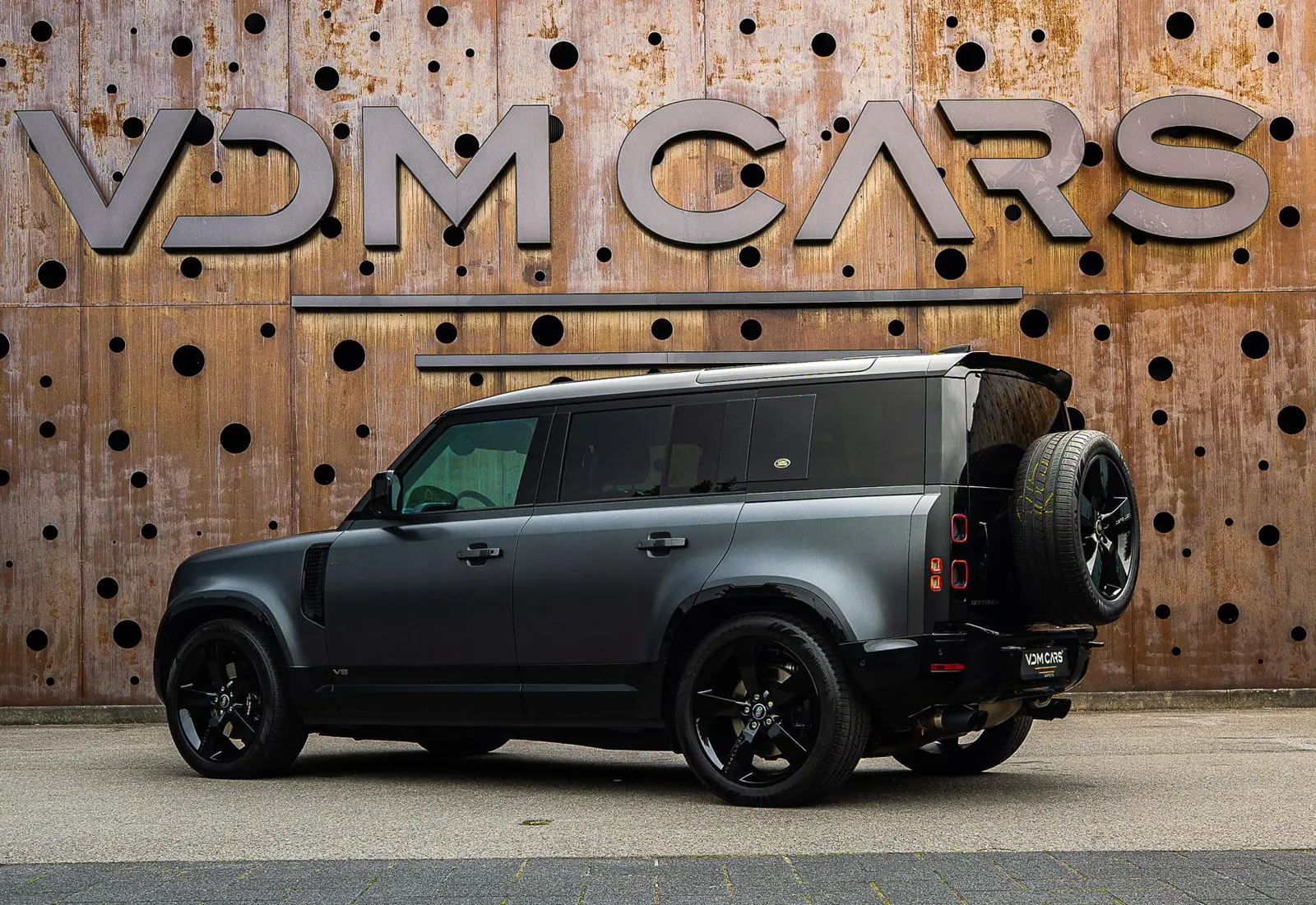Land Rover Defender 110 5.0 P525 110 V8 Carpathian Edition - 170325