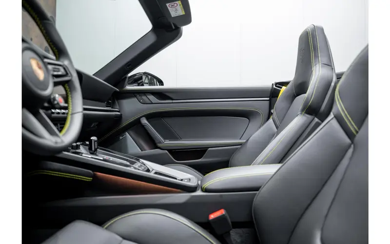 Porsche 911 Cabrio 3.6 T-Hybrid Carrera 4 GTS - 147155