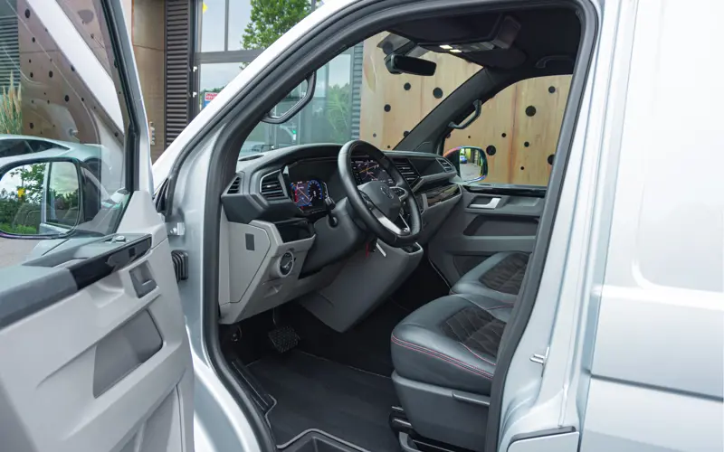 Volkswagen Transporter 2.0 TDI L2H1 28 - 109557