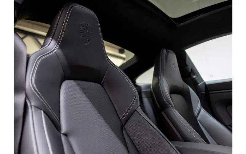 Porsche 911 3.6 Carrera 4 GTS - 112380