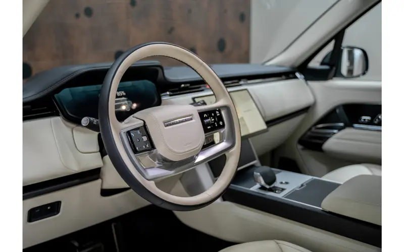 Land Rover Range Rover P550 E Autobiography - 137138