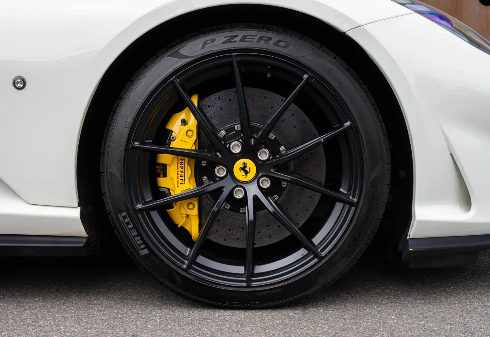 Ferrari 812 6.5 V12 Superfast HELE - 114331