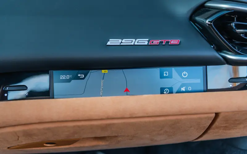 Ferrari 296 GTB 3.0 V6 - 121420