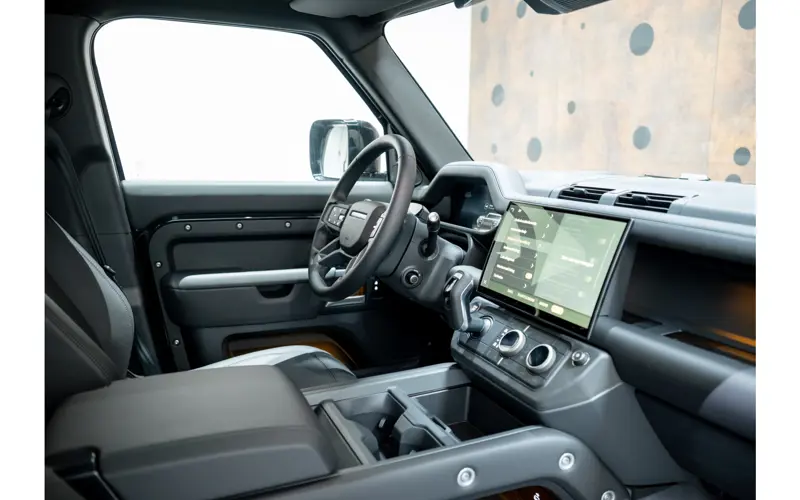 Land Rover Defender 110 2.0 P300e 110 X-Dynamic HSE - 135233