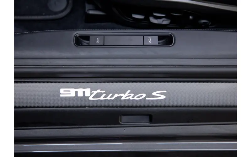Porsche 911 Cabrio 3.8 Turbo S - 116143