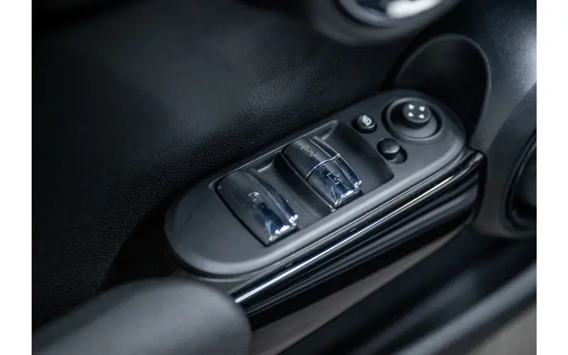 MINI MINI Electric Cabrio MINI Yours 33 kWh - 126062