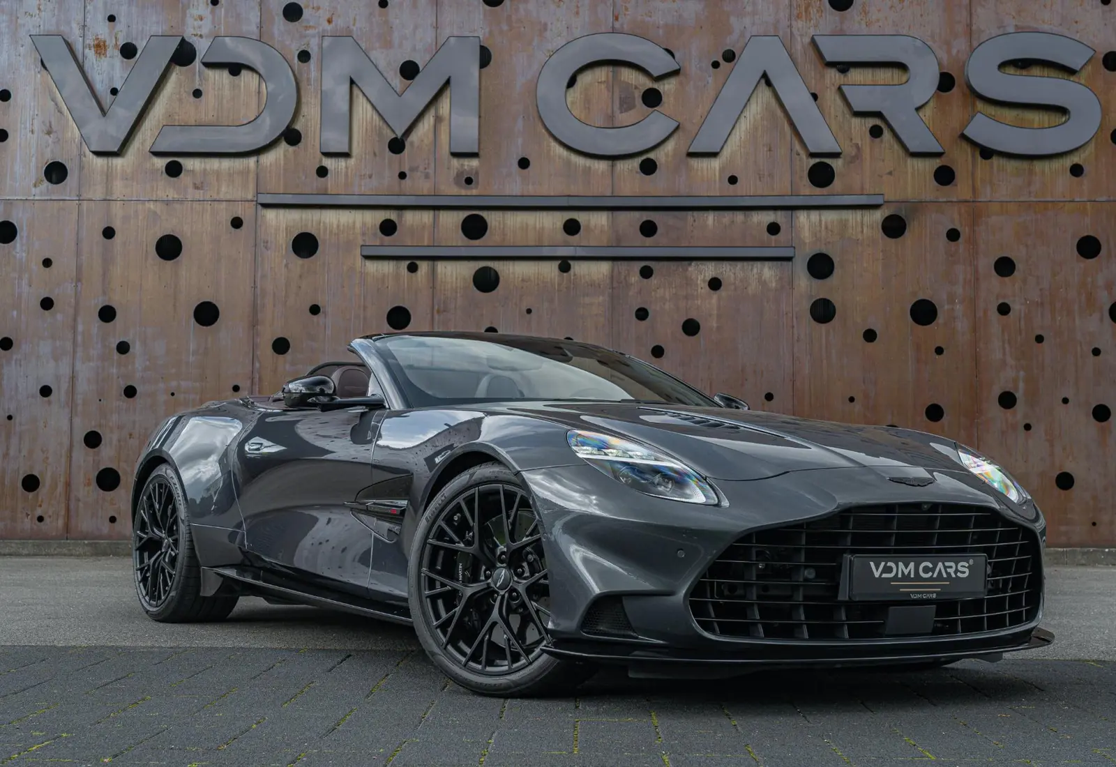 Aston Martin Vanquish Volante - 145834
