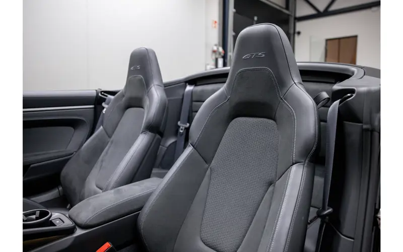 Porsche 911 Cabrio 3.6 T-Hybrid Carrera 4 GTS - 121038