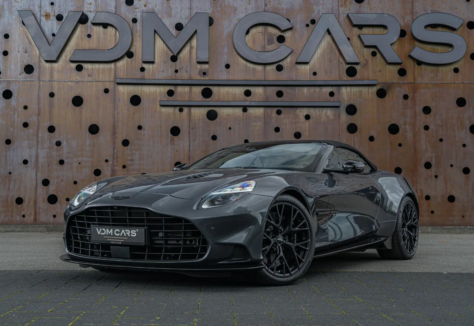 Aston Martin Vanquish Volante - 145832
