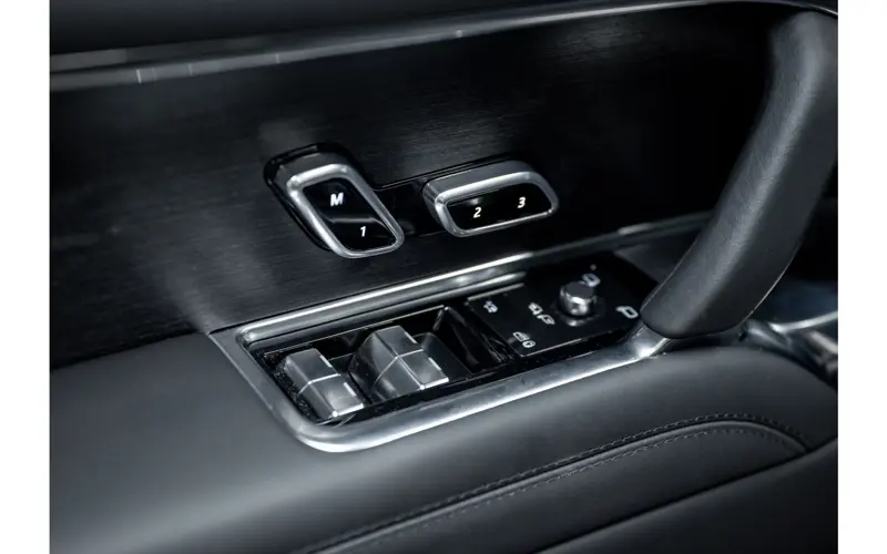 Land Rover Range Rover 3.0 P550e Autobiography PHEV - 138780