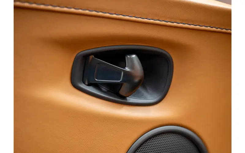 Aston Martin Vantage Roadster 4.0 V8 - 137859