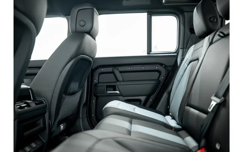 Land Rover Defender 110 2.0 P300e 110 X-Dynamic HSE - 135246