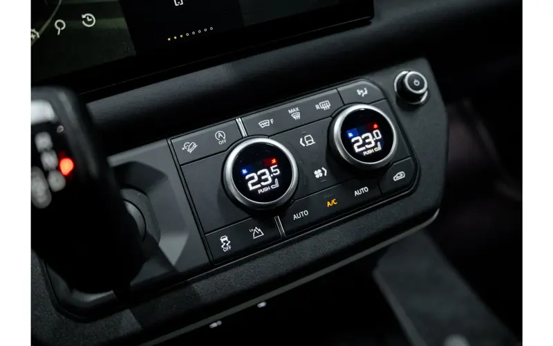 Land Rover Defender 3.0 D200 110 MHEV X-Dynamic S - 131180