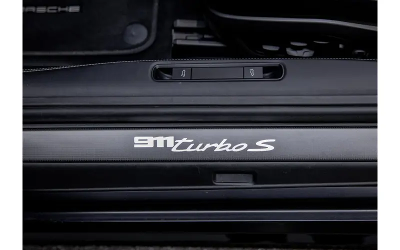 Porsche 911 Cabrio 3.8 Turbo S - 173905