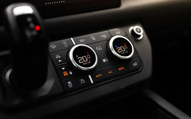 Land Rover Defender 110 5.0 P525 110 V8 Carpathian Edition - 170337
